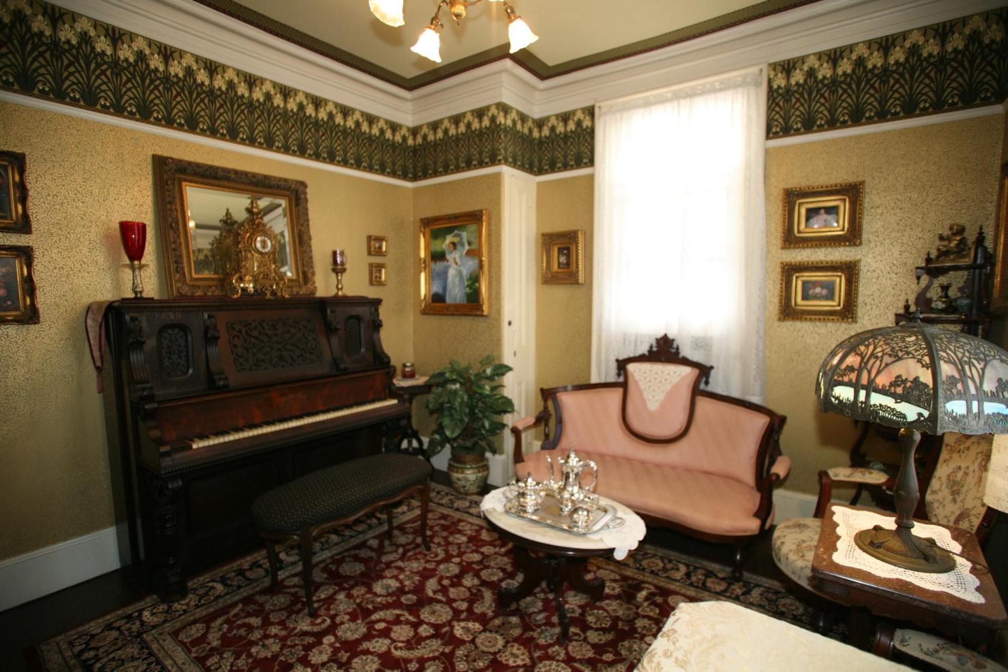 The Bacchus Inn Bed & Breakfast Кейп Мей Екстериор снимка