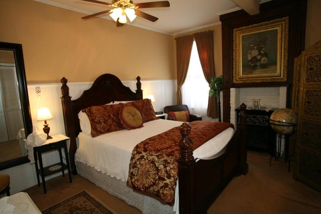 The Bacchus Inn Bed & Breakfast Кейп Мей Стая снимка