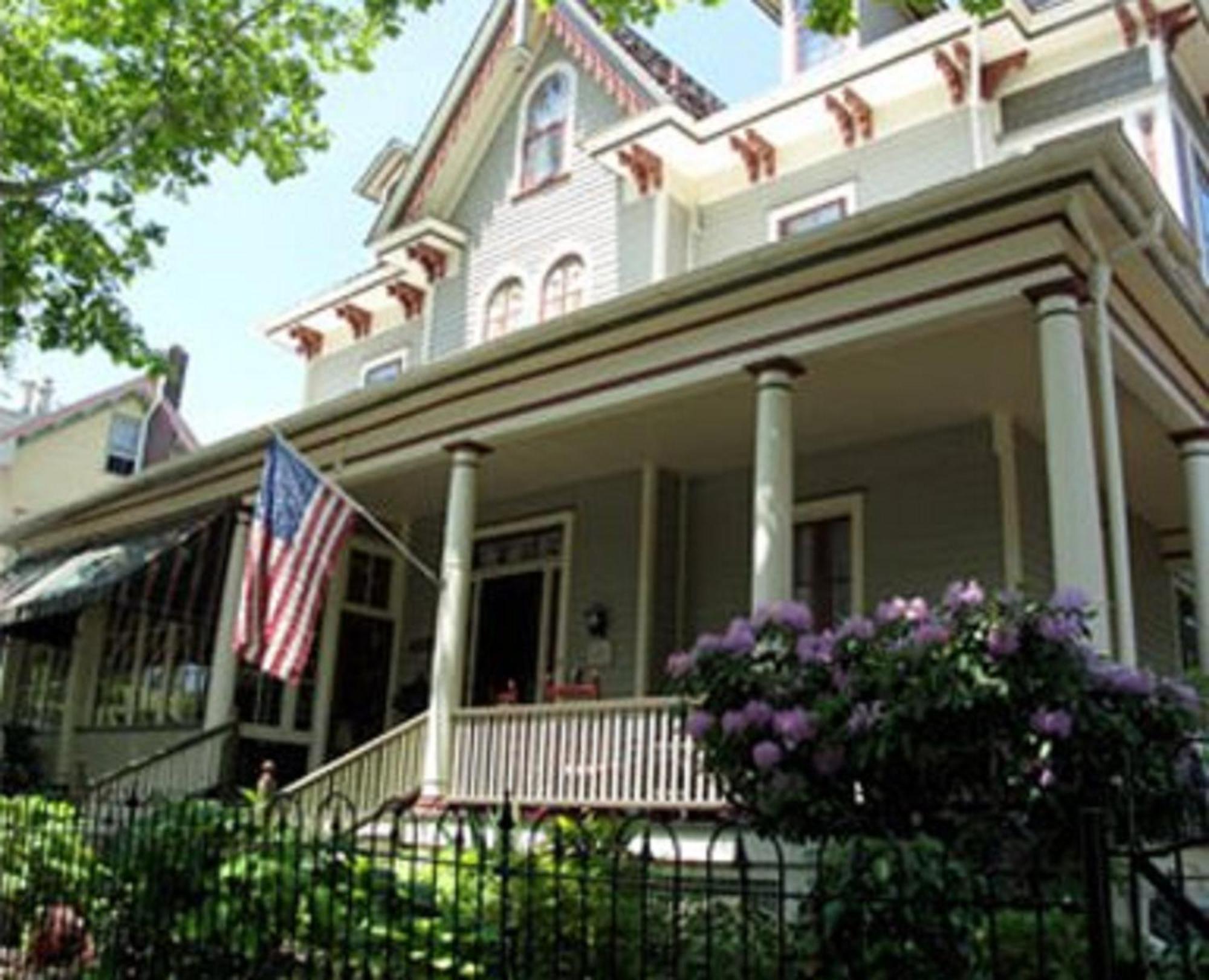 The Bacchus Inn Bed & Breakfast Кейп Мей Екстериор снимка